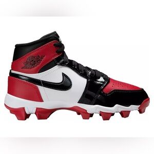 Kids Jordan Midi Cleats Size 5 EUC